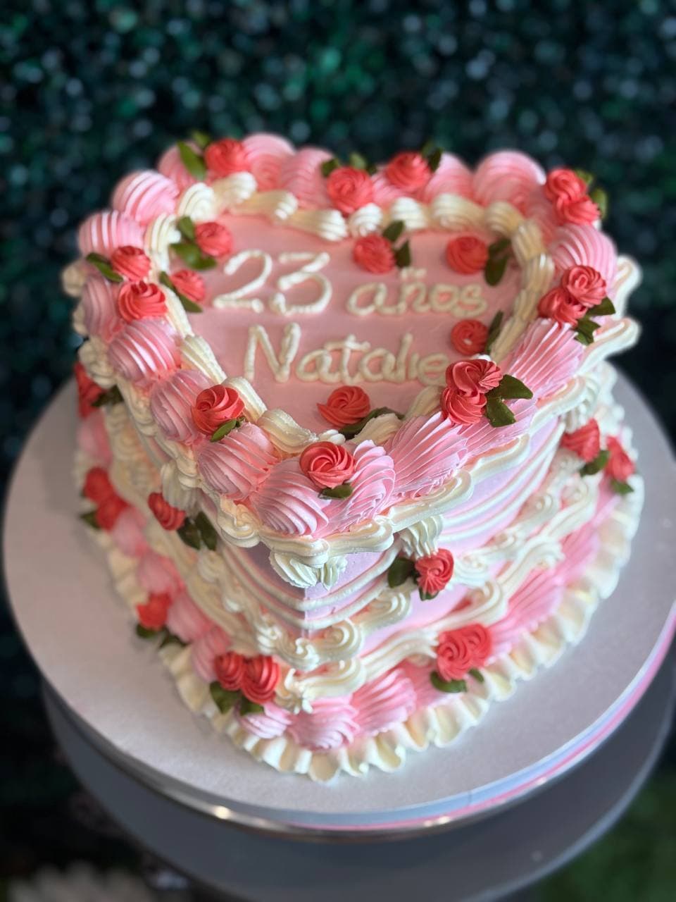 Heart shaped cake with mini flowers 💐  (8 inch)